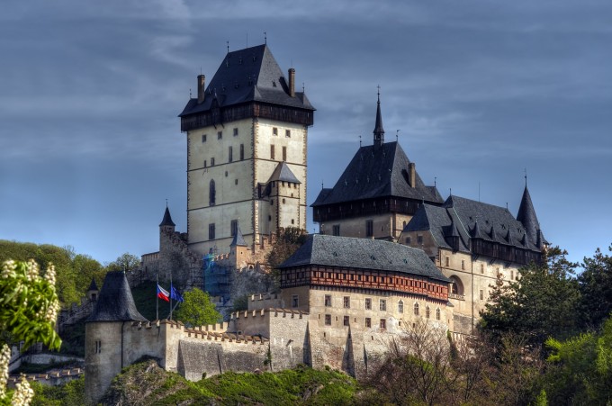 Pixmac000079516143- Karltejn